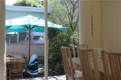 Outdoor-table-courtyard